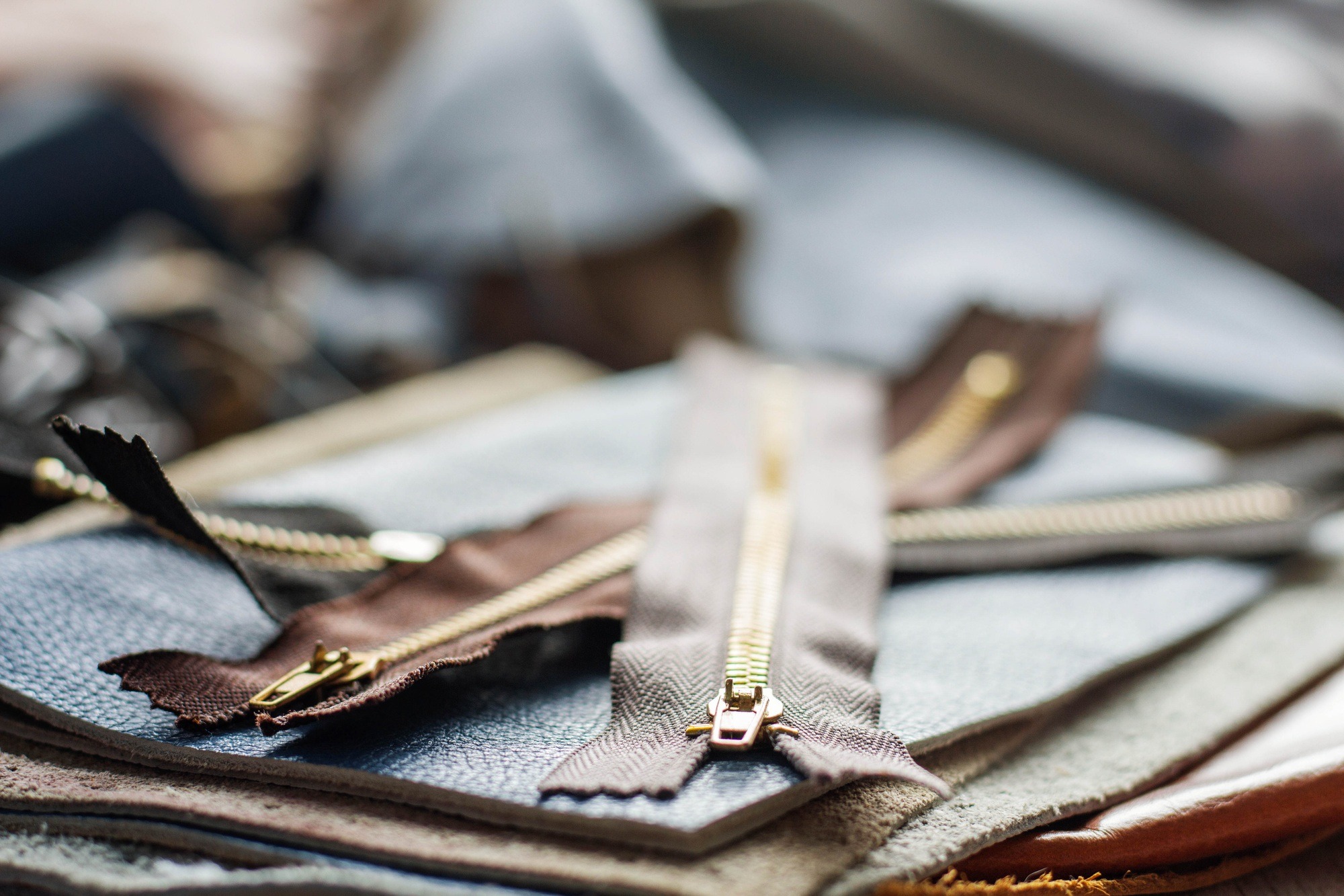 Zipper of leather